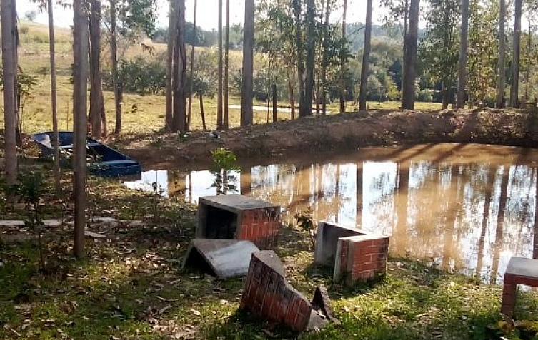 Ch�cara - Venda no bairro Euz�bio de Oliveira - Ibaiti - PR