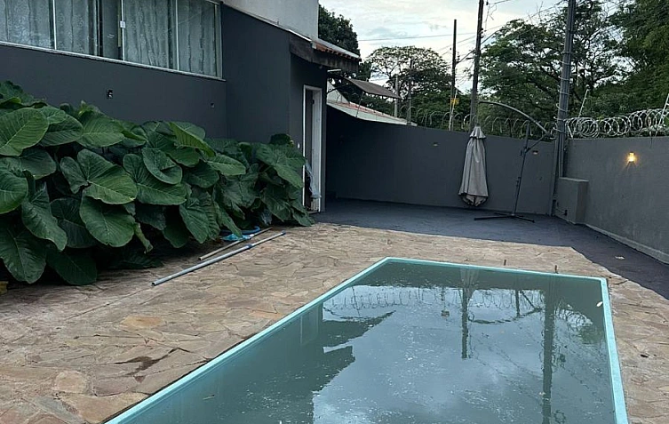 Sobrado - Venda no bairro Coliseu - Londrina - PR