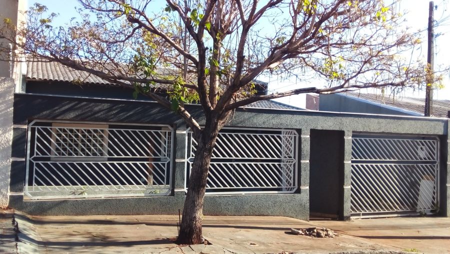 Casa - Venda - Conjunto Habitacional Violim - Londrina - PR